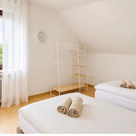 Helle Und Großzügige 75 Qm In Ruhiger Lage Apartment